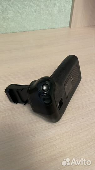 Батарейный блок canon 6 D