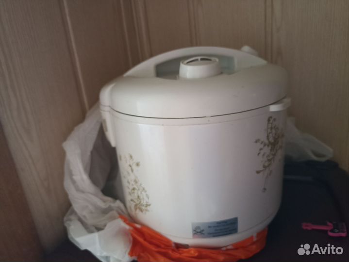 Мультиварка Scarlett SC-410