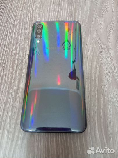 Samsung Galaxy A50, 4/64 ГБ