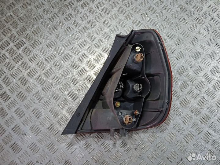 Фонарь задний левый Honda Jazz 1 (01-04)