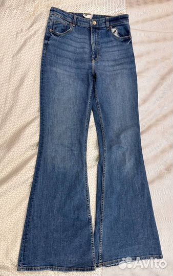 Джинсы Клеш Bershka