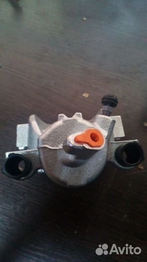 Суппорт передний правый Renault Logan 2 Sandero 2