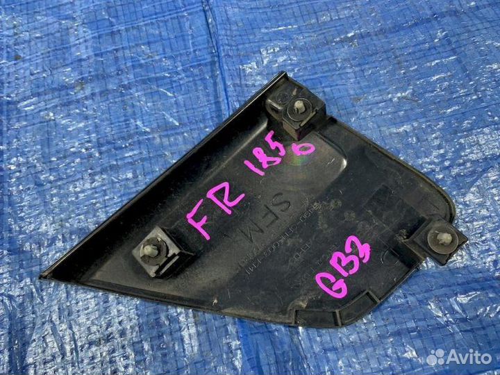 Уголок крыла передний правый Honda Freed Spike GB3