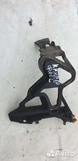 Кронштейн крепления крыла переднего правого BMW 7