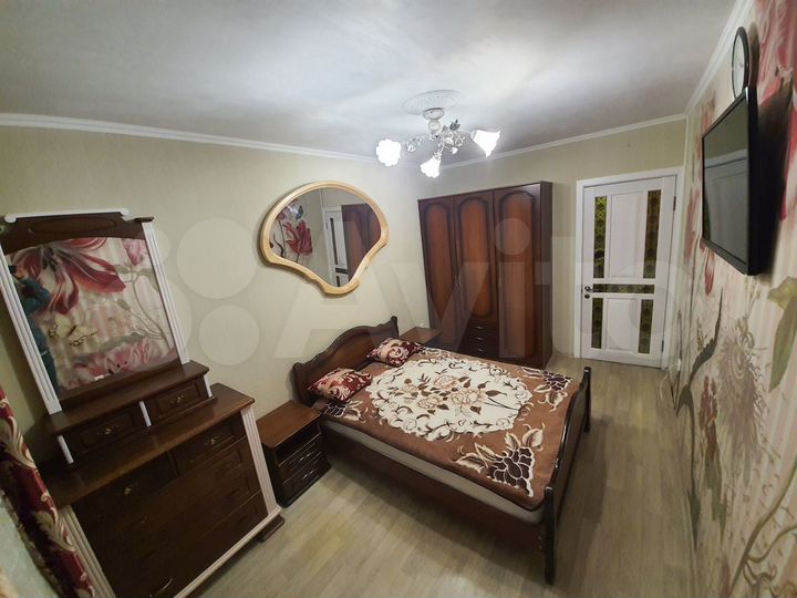 2-к. квартира, 54 м², 4/10 эт.