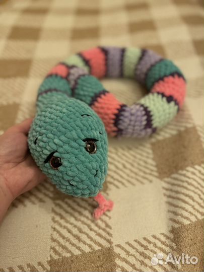 Игрушка ручной работы, змея
