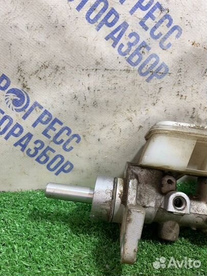 Главный тормозной цилиндр Mazda 6 Gg седан 1.8 L8