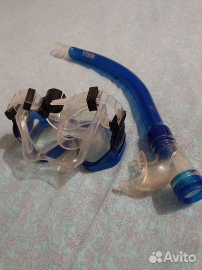 Маска с трубкой для подводного плавания