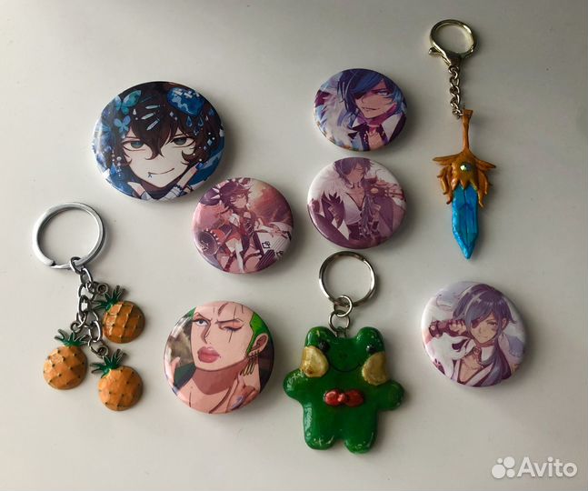 Значки 40/шт и брелки 50/шт
