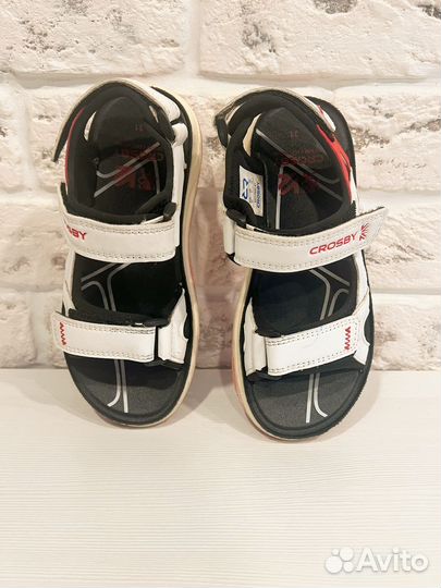 Сандалии crocs j1