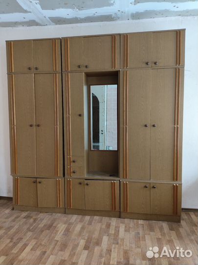 Стенка в гостиную