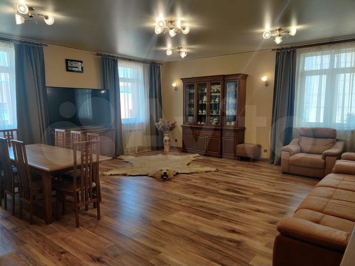 7-к. квартира, 193 м², 4/6 эт.