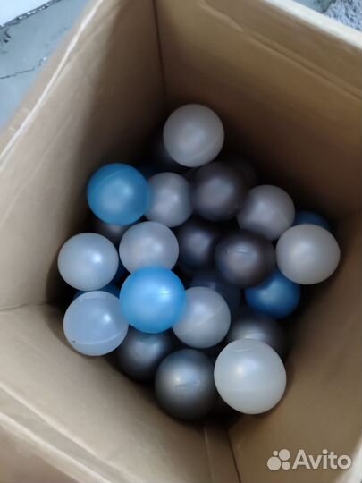 Сухой бассейн с шариками