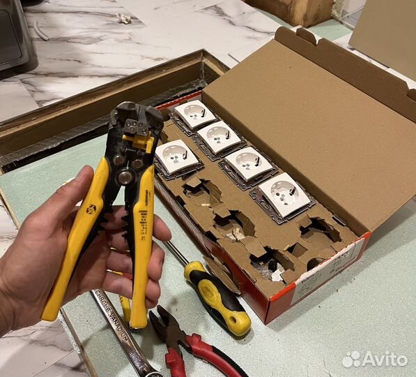 Услуги электрика частник