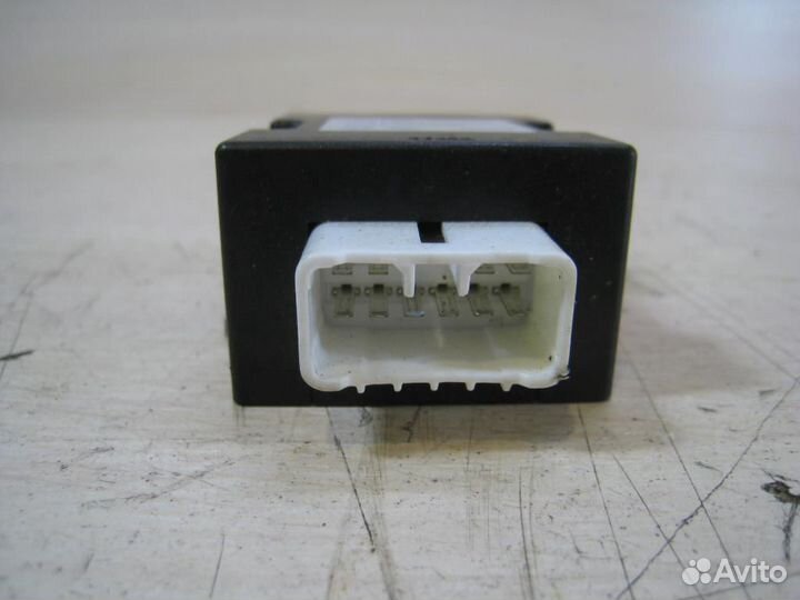 Реле обогрева сидений Hyundai Santa Fe 2 2006