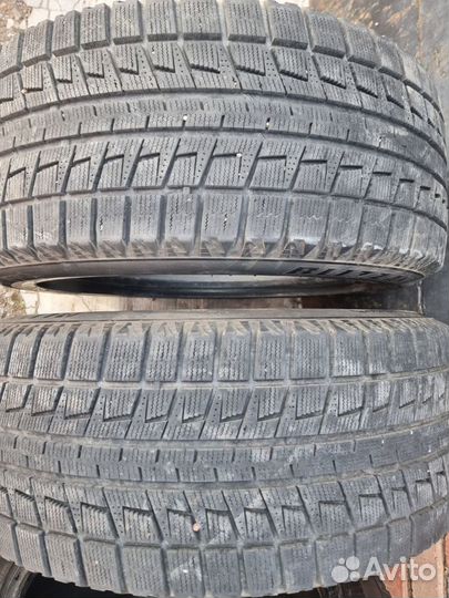 Bridgestone Blizzak RFT 255/50 R19 и 255/50 R19 107Q