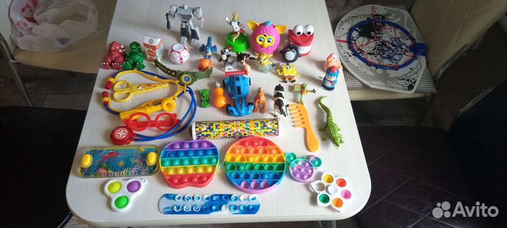 Игрушки(всякие интересные мелочи )