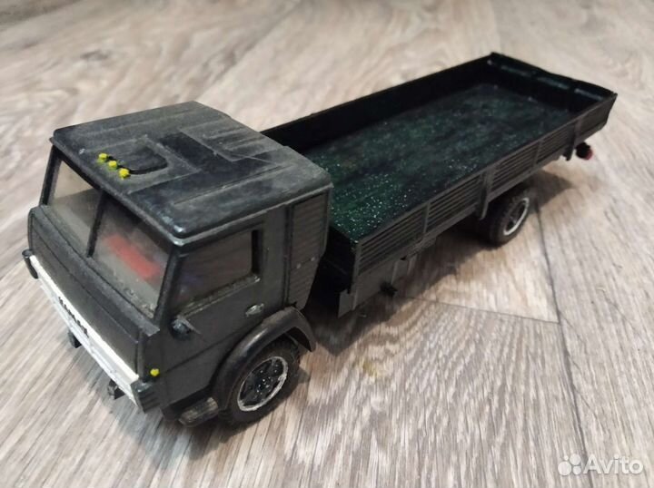 Модель грузовика 1/43