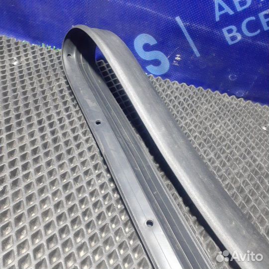 Уплотнитель порога левый Exeed Rx T22