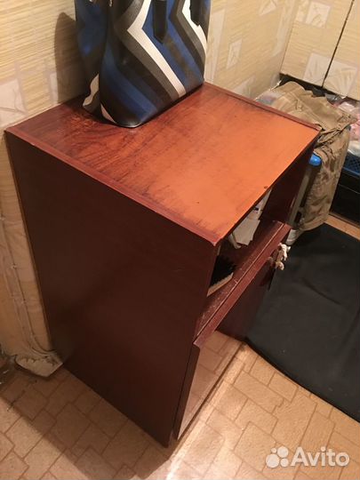 Тумбочка