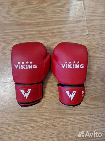 Боксерские перчатки