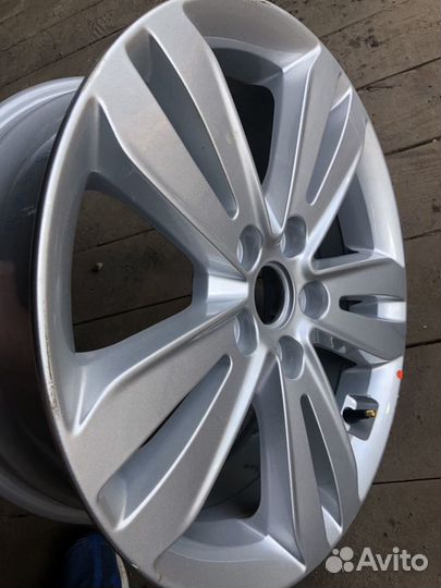 Оригинальный новый диск KIA Sportage 4