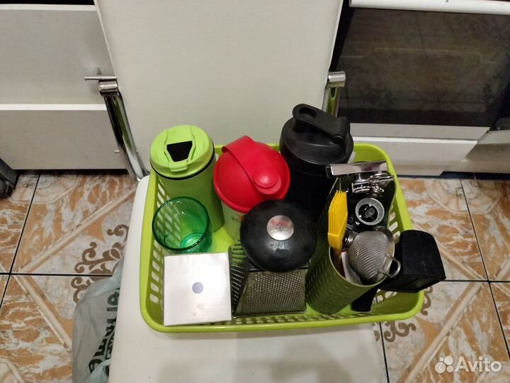 Кухонные аксессуары и посуда