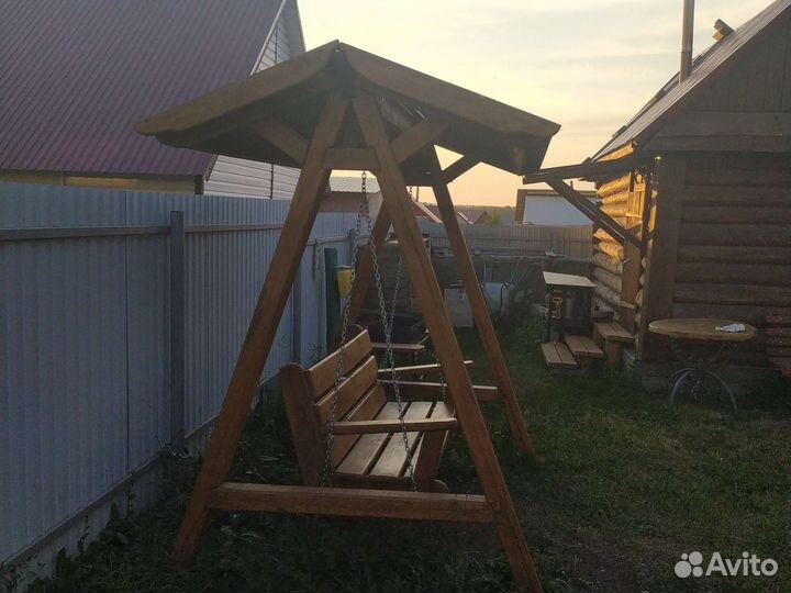 Садовые качели из дерева