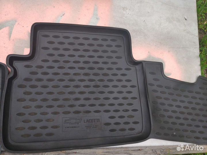 Комплект автомобильных ковриков