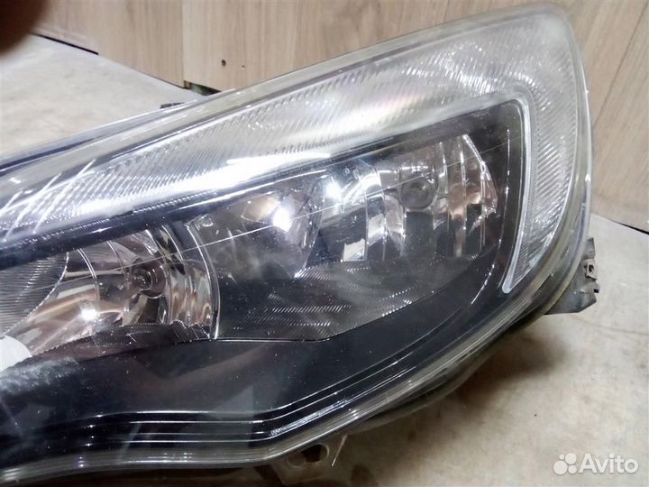 Фара левая от Opel Astra J 2010