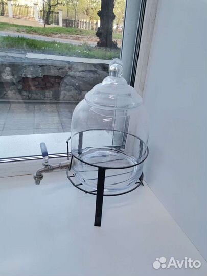 Ёмкость с краном для напитков