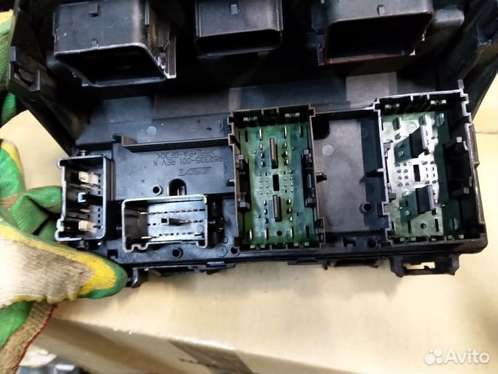 Блок предохранителей Jeep Grand Cherokee WK2