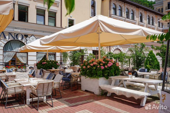 Усиленный уличный зонт для кафе