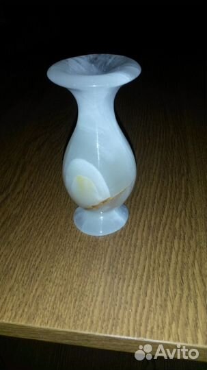 Нефритовая вазочка