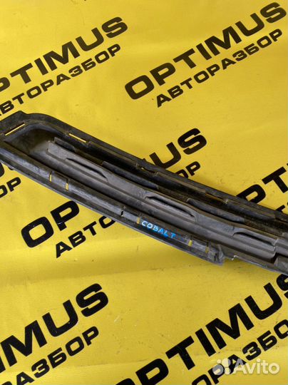 Верхняя решетка радиатора Chevrolet Cobalt