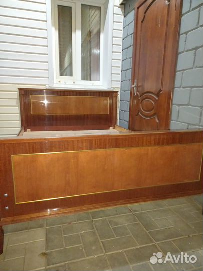 Продам кровать двуспальную