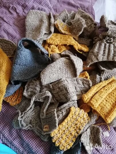 Остатки пряжи и ниток (см 2 фото, цена за все)