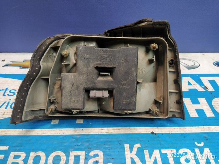 Фонарь задний правый Ford Escort 95-01