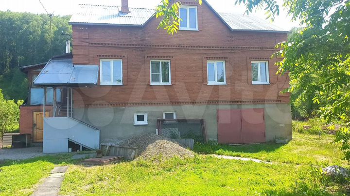 Коттедж 210 м² на участке 15 сот.