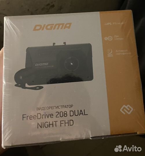 Видеорегистратор digma FreeDrive 208