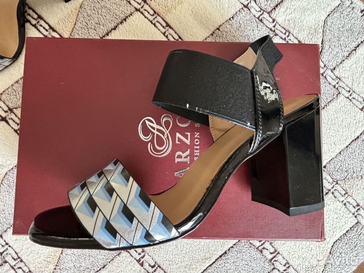 Босоножки Arzoli