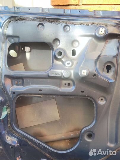 Дверь передняя левая Toyota rav4 30