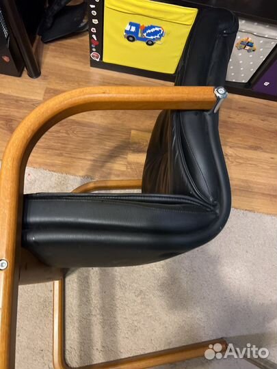 Офисное кожаное кресло