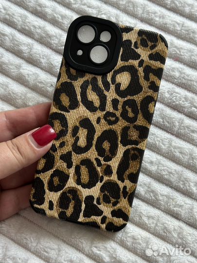 Чехол на iPhone 13