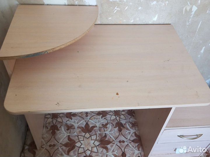 Стол письменный/Стол в детскую/Стол для школьника