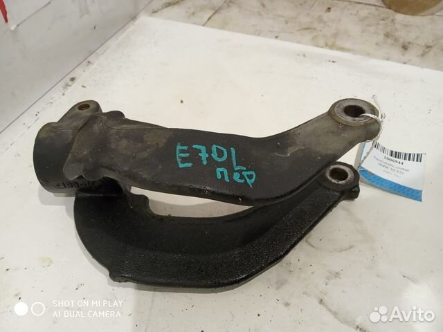 Кронштейн стойки Bmw X5 E70