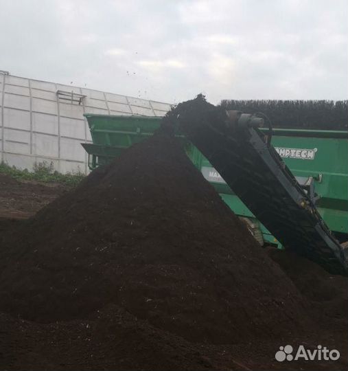 Земля плодородная. Плодородный грунт сеяный