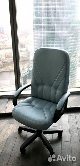 Компьютерное кресло