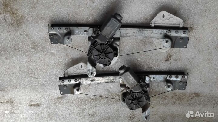 Стеклоподъёмник задний электро. Renault Logan