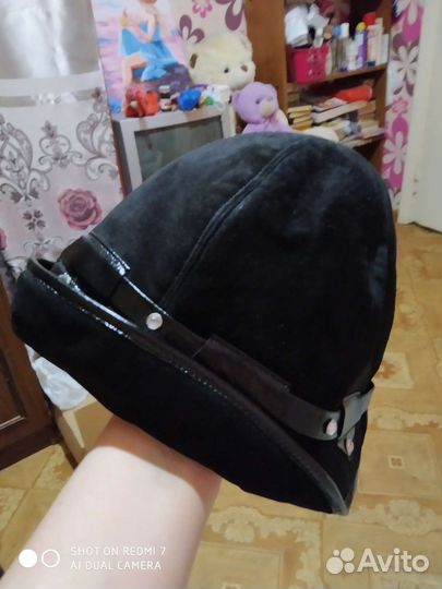 Кожаная шляпа женская